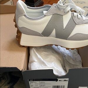 New balance White and Gray Lifestyle Sneakers
